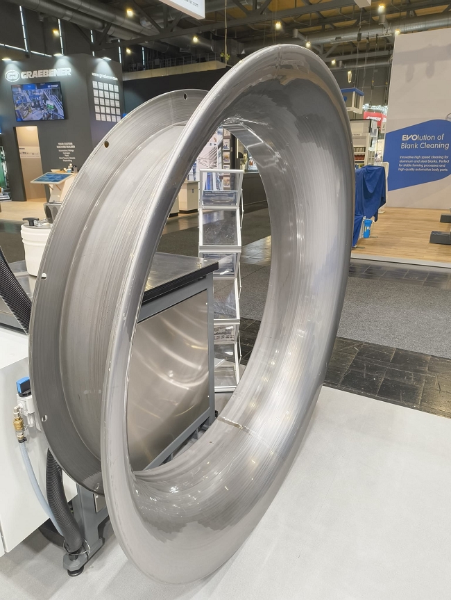 Kurth+Heuser flanging machine for fan housings and shells