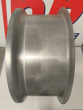 Body cylinder flanging with radius